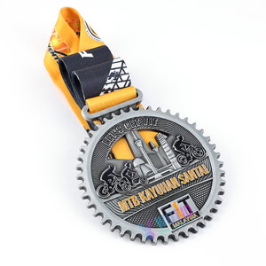 Medallas de Ciclismo Personalizadas de Aleación de Zinc de Alta Calidad y Bajo Costo, con Cintas, Fundición 3D, Plateadas, Grabadas con Láser para Deportes de Ciclismo - Product Image 1