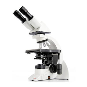 Microscopio Clínico Superior Olympus DM1000 con Óptica Avanzada Corregida a la Infinita y Opción de Objetivos Plan Fluorite - Product Image 1