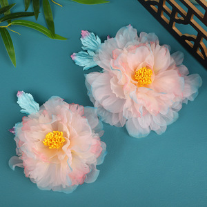 Nouvelle conception originale, grande pince à cheveux rose dégradé faite à la main avec motif floral perforé, parfaite pour le maquillage Hanfu et - Product Image 4