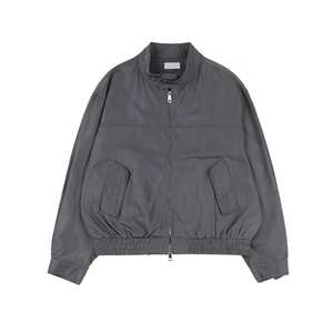 Veste en nylon imperméable personnalisée, résistante aux taches, coupe-vent pour homme, col montant, style court, vente en gros d'usine - Product Image 2