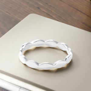 Feine Ringe Premium-Schmuck für Damen Rhodium-Plattierte Eheringe Einfacher Wellenstil 925 Silber <span class=keywords><strong>18k</strong></span> Vergoldeter <span class=keywords><strong>Ring</strong></span> - Product Image 3