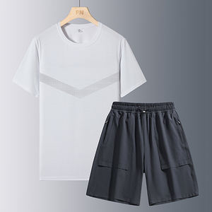 Ensemble T-shirt et short de sport pour homme, personnalisable avec logo, à manches courtes, fin, extensible, effet rafraîchissant, séchage rapide, idéal pour l'été et le fitness - Product Image 3