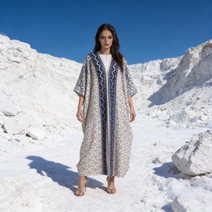 Abaya de luxe élégante en polyester avec strass thermocollants pour femmes musulmanes, vente en gros personnalisée - Product Image 1