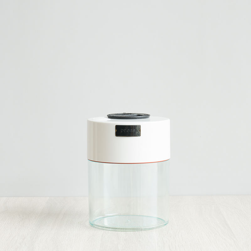 ขาวโปร่งแสง