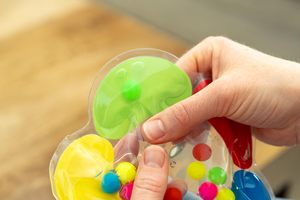 Neue pädagogische Farb klassifizierung Sensorisches Pressen Spielzeug Fünf Farben Blumen passend Dekompression spielzeug - Product Image 6