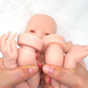 Peluche 18 pouces <span class=keywords><strong>Reborn</strong></span> Baby DIY Kit Pièces de corps <span class=keywords><strong>en</strong></span> <span class=keywords><strong>silicone</strong></span> avec tous les trucs de bébé Cartoon Fashion Doll Style - Product Image 2