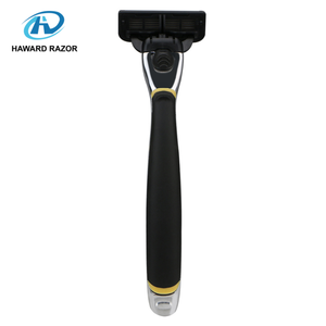 Système de rasage pour hommes à 6 lames incurvées |   Cartouches profilées pour un contact et un confort ultimes avec la peau, avec recharges - Product Image 1