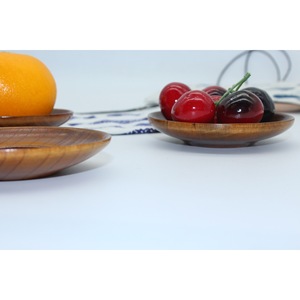 Platos redondos de madera maciza de estilo japonés hechos a mano para frutas, aperitivos, té, café y fiestas. - Product Image 3