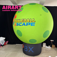 Pickleball gonflable personnalisé AIRART ajouter un modèle de sphère gonflable de base pour la promotion d'événements de tournois de pickleball