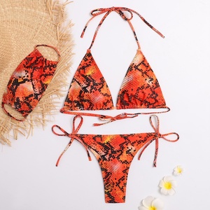 Ensemble de bikini une pièce personnalisé pour femme avec découpe en anneau métallique, bretelles spaghetti, string brésilien, imprimé à pois uni - Product Image 3