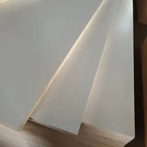 Panel de contrachapado laminado de melamina blanca/PET de 18mm, hojas laminadas de madera 4*8, contrachapado de papel de melamina laminado para muebles para gabinete