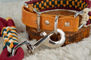 Durable hecho a mano al aire libre granate Paracord perro Correa y collar conjunto con trenzado amarillo blanco y verde acentos - Product Image 6