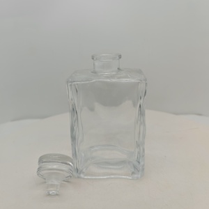 Wholesale 500ml clear Empty Glass Bottles for Whiskey Tequila Vodka <strong>Gin</strong> and Rum. - Product Image 1