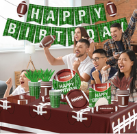Ensemble de vaisselle jetable sur le thème du rugby pour fête d'anniversaire, comprenant des assiettes en papier, des gobelets, des serviettes, des couverts, une nappe, des bannières, des drapeaux et des fournitures