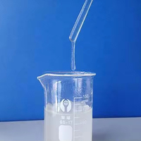 Erucamide pour les producteurs de masterbatch colorés : améliore le flux de fusion et la dispersion, additif pour réduire la pression des filtres dans le masterbatch
