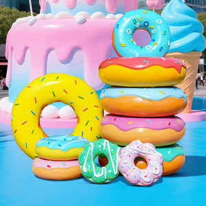 Modelli Artistici di Ciambelle, Sculture di Macaron, Modelli di Dolci, Torte e Formaggi, Decorazioni Creative per Centri Commerciali, Negozi e Spazi Esterni - Product Image 2
