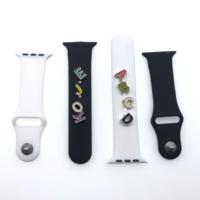 Offre Spéciale de luxe plus récent métal lettres alphabets breloques Apple Watchband breloques décorations