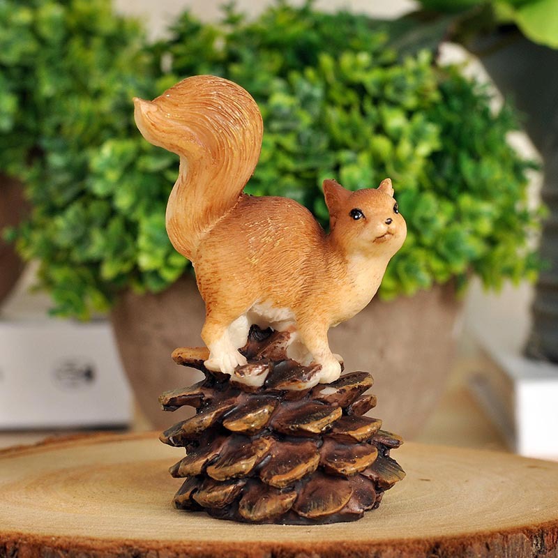 Écureuil Pinecone