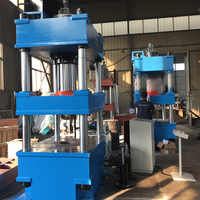 Presse hydraulique à trois poutres et quatre colonnes de 315 tonnes pour le moulage par compression de capuchons de mur en angle droit en composite SMC