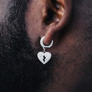 Orecchini Pendenti a Cuore Spezzato Unisex Stile Hip Hop Gioielli per Orecchie Scintillanti e di Tendenza - Product Image 1
