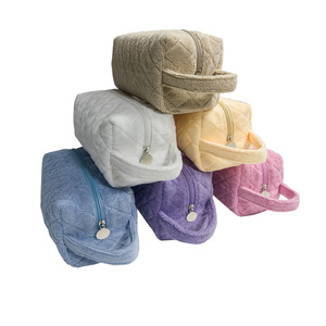 Sac de toilette personnalisé en tissu éponge, pochette de beauté à fermeture éclair, sac à main en tissu éponge pour cadeau - Product Image 1