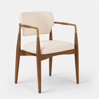 Fauteuil de salle à manger moderne pour hôtel, structure en bois massif, accoudoirs en laiton, chaise rembourrée crème pour restaurant, villa, projet hôtelier