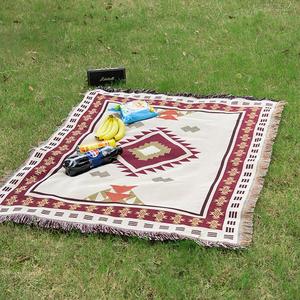 Châu Âu Mỹ Phong Cách Hình Học Jacquard Dệt 70% Polyester 30% Cotton Thân Thiện Với Môi Bốn Mùa Phim Hoạt Hình Mô Hình Chăn - Product Image 2