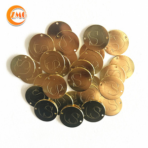 Etiqueta Metálica para Ropa con Logotipo Personalizado, Chapada en Oro, Grabada, Circular Pequeña, de Alta Calidad, al por Mayor - Product Image 1