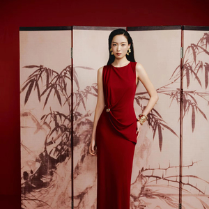 Robe de soirée cocktail rouge bordeaux sur mesure OEM ODM, longueur au sol, sans manches, par un fabricant de haute qualité - Product Image 1