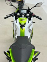 Motocicleta Deportiva QJMOTOR RC250 de 250cc, Bicilíndrica, Refrigerada por Agua, con Carenado Completo, para Adultos