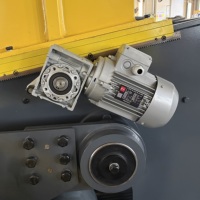 Machine industrielle de recyclage PET à haute productivité pour le broyage des bouteilles en plastique, des canettes métalliques et des déchets généraux, réduisant le volume
