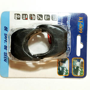 Lumière arrière de vélo en silicone, accessoire de cyclisme étanche à LED pour VTT avec alimentation par batterie - Product Image 2