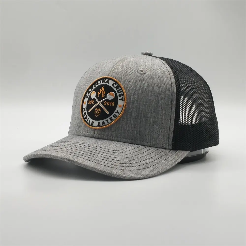 Piccolo MOQ Arancione Grigio Melange Colore Personalizzato Patch Logo Ricamato 6 Pannello Trucker Hat Cap