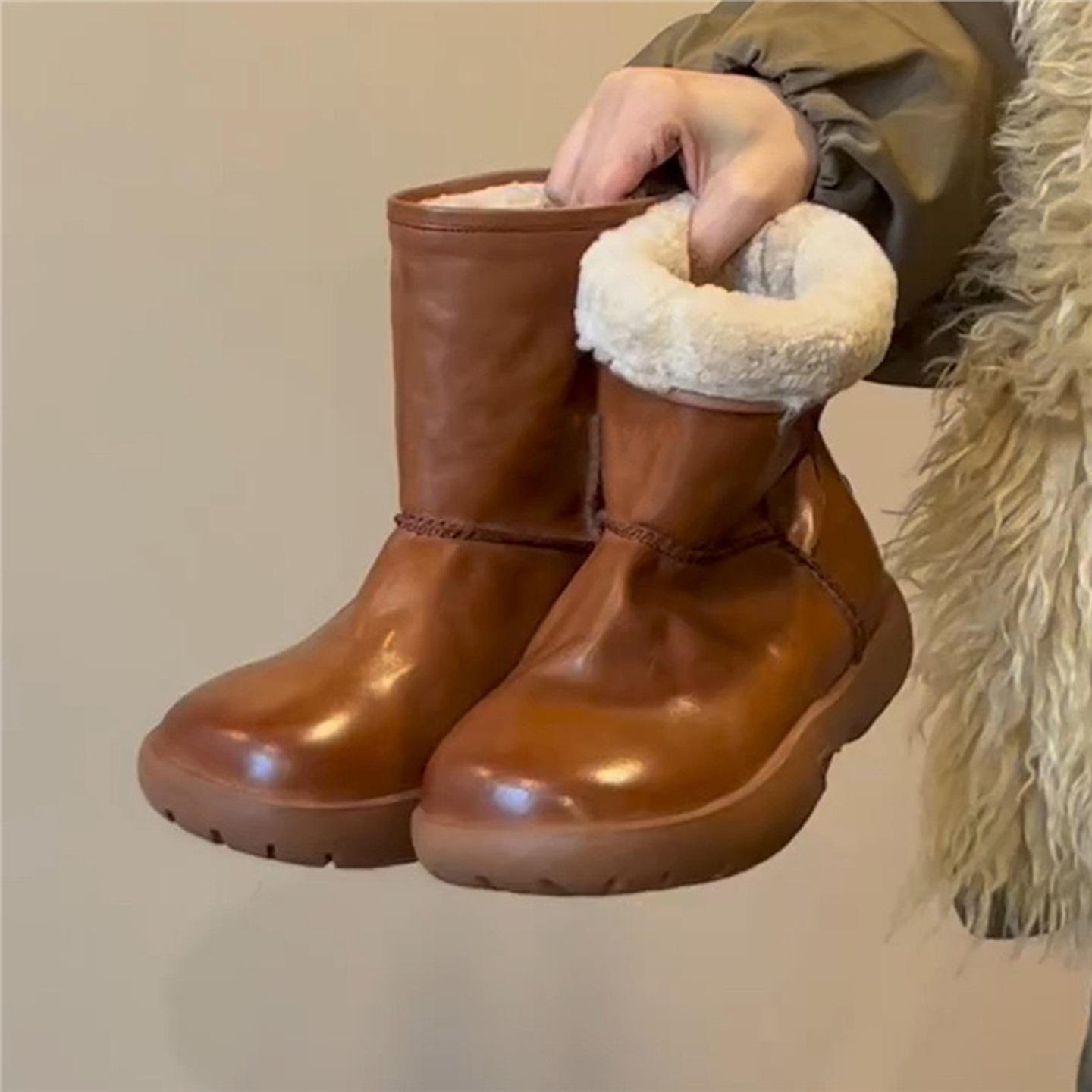 สีน้ำตาล