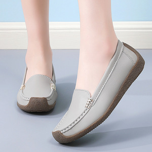 Mocassins Simples <span class=keywords><strong>Femme</strong></span> Automne Hiver Nouvelle Mode Polyvalente Chaussures Montantes Maman Grandes Tailles Chaussures Plates à Enfiler - Product Image 2