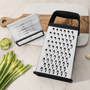 Rallador de Queso Profesional de Acero Inoxidable con Mango, Afilador de Cocina Manual con Contenedor, Rebanador de Verduras - Product Image 3