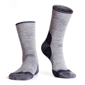 <span class=keywords><strong>Chaussettes</strong></span> chaudes <span class=keywords><strong>en</strong></span> <span class=keywords><strong>laine</strong></span> épaisse personnalisées Sports <span class=keywords><strong>de</strong></span> <span class=keywords><strong>montagne</strong></span> <span class=keywords><strong>Chaussettes</strong></span> douces <span class=keywords><strong>en</strong></span> <span class=keywords><strong>laine</strong></span> mérinos pour femmes et hommes pour le ski et la randonnée - Product Image 2