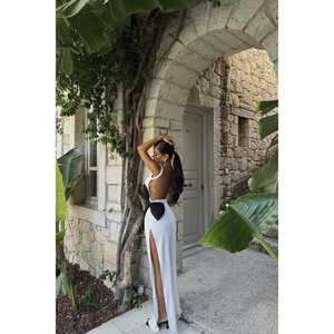 Robe de soirée blanche style simple col montant manches courtes détails de perles tailles XS/XL longueur au sol styles de fête - Disponible XS XL - Product Image 1