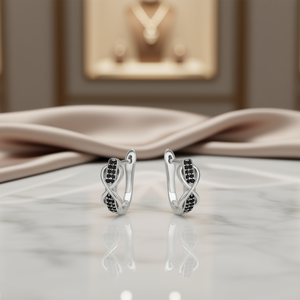 Pendientes Huggie de Oro Blanco E3108 con Cristales Geométricos y Engaste de Canal de Diamantes de Imitación, Joyería Minimalista para Mujer - Product Image 2