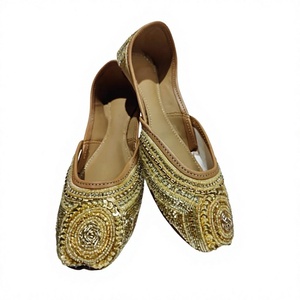 Precio al por mayor BS INTERNATIONAL Zapatos de niña estilo indio de cuero genuino con bordado tradicional, a la moda - Product Image 3