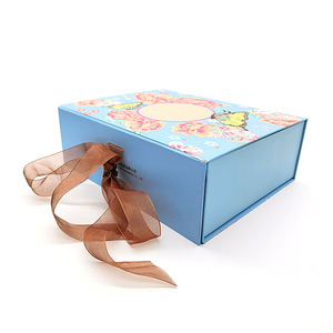 Luxury Custom Rigid Cardboard Paper Packaging Magnetic Closure Lid Flat Packed Foldable Box