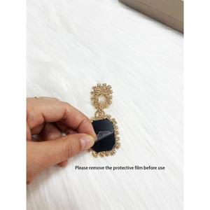 "Elegante conjunto de joyas de declaración de ónix negro chapado en oro de 14 quilates-Collar y pendientes" - Product Image 4