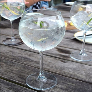 Encargo al por <span class=keywords><strong>mayor</strong></span> 540 ml vino coloreado grande Gin cóctel globo gafas Copa set con caja de regalo - Product Image 2