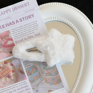 Cartoon Cute Plüsch Star Haars pange Herbst und Winter Pelziges Haar Zubehör New Five Pointed Star BB Clip Haars pange Großhandel - Product Image 6