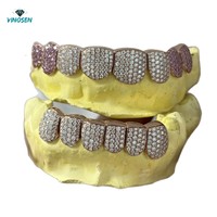 Couvre-dents en argent S925 personnalisés avec logo, coupe classique Cœur et Flèche, entièrement sertis de Moissanite, bijoux fins haut de gamme OEM