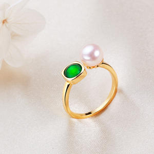 Anillo de Perlas Redondas Blancas de 6mm al por Mayor, Anillo de Moda de Cobre Chapado en Oro de Zhuji, Selección de Joyería al por Mayor para Transmisión en Vivo - Product Image 4