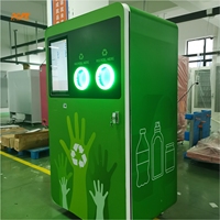 Distributeur automatique inversé qui peut recycler avec succès les articles en scannant leurs codes QR et en vérifiant qu'ils répondent aux exigences.