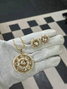 Colgante indio Polki con acabado dorado para mujer, joyería de diamantes Kundan de diseño al por mayor, joyería étnica tradicional nupcial - Product Image 5