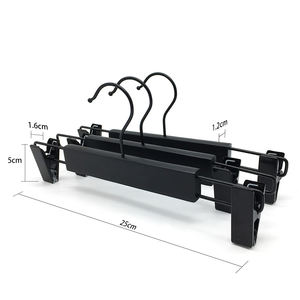 Cintres en bois de haute qualité avec logo – Cintres pour vêtements d'enfants en bois, très demandés, en promotion - Product Image 5