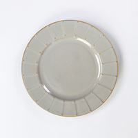 Assiette en porcelaine blanche à bord festonné ST SHUNTOP, de luxe, écologique, de style tropical, fabriquée dans le Guangdong, classique pour les mariages, les hôtels et les restaurants